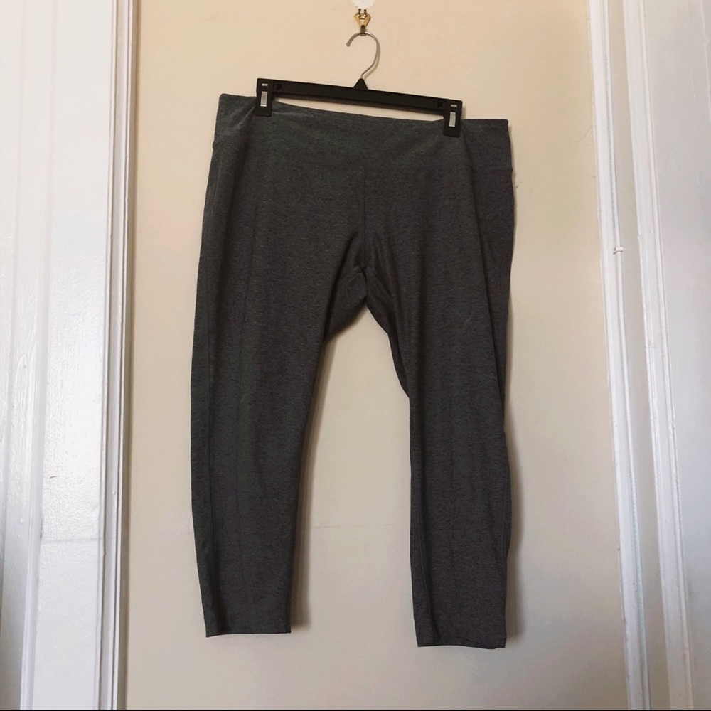 Heather Grey Workout Compression Capri Leggings